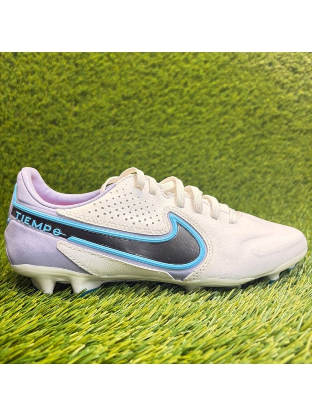 Nike Tiempo Legend 9 Pro FG Boys Size 4.5 White Black Blue Running Soccer Cleats